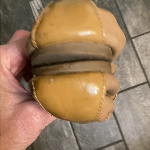 💥PRICE DROP💥 Eddie Bow Flats in Royal Tan - Picture 8 of 8